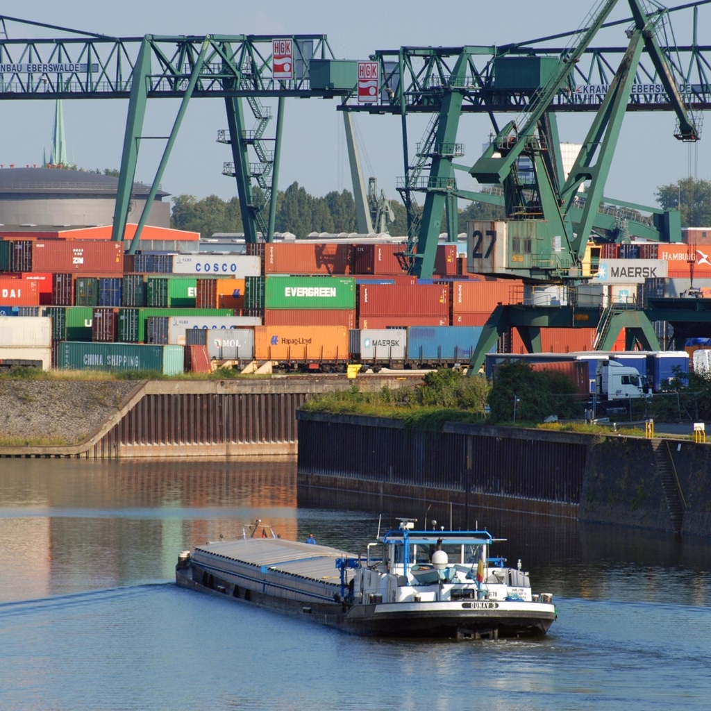 RheinCargo_Hafen_Koeln_Niehl_Einfahrt_2000