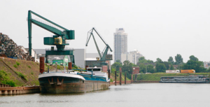 RheinCargo_Hafen_Schiff_Anlegestelle_0718